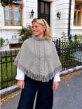 Eirin Fletteponcho Lys Grå Melert